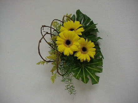 bouquet suspendu dans une cagette
